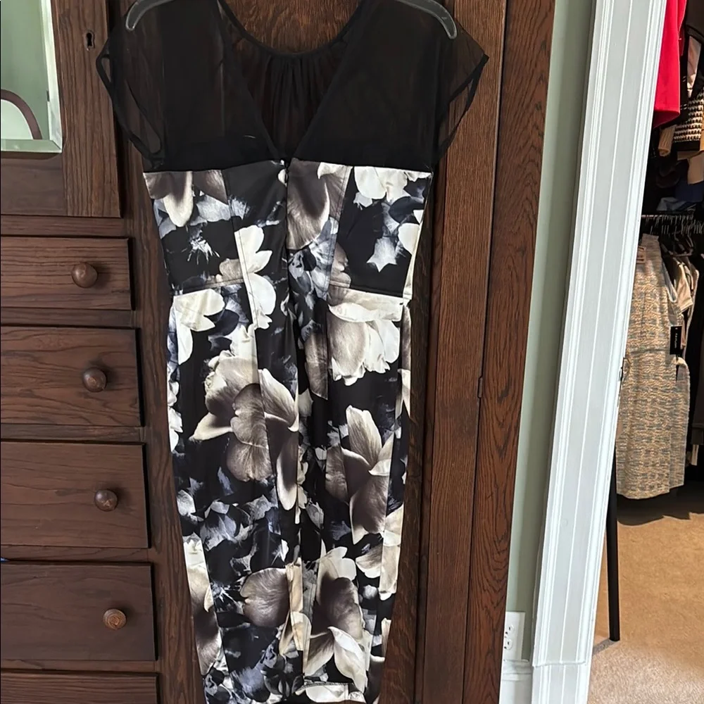 Maggy London Black and White Sheath Dress Sweetheart Neckline - Picture 2 of 6